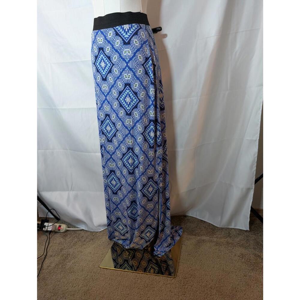 GUC Old Navy Women's Size XL Stylish Blue Printed Maxi Skirt with Side Slits